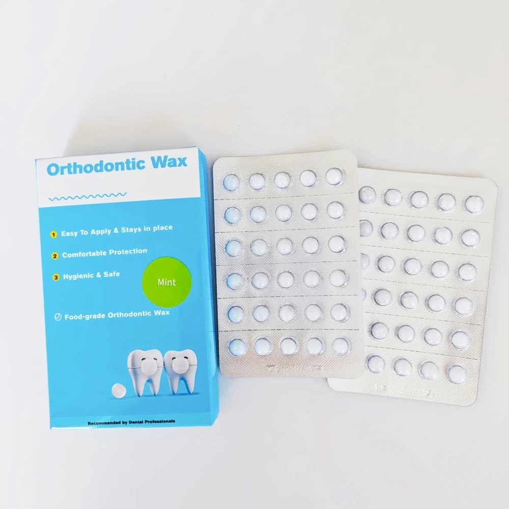 Mint-flavor orthodontic wax with two blister sheets, 60 pieces per box