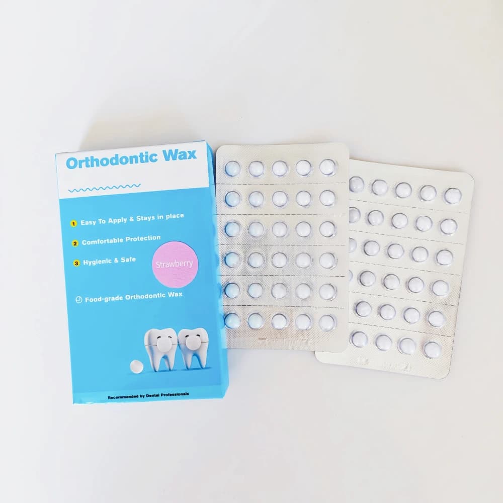 Strawberry-flavor orthodontic wax with two blister sheets, 60 pieces per box